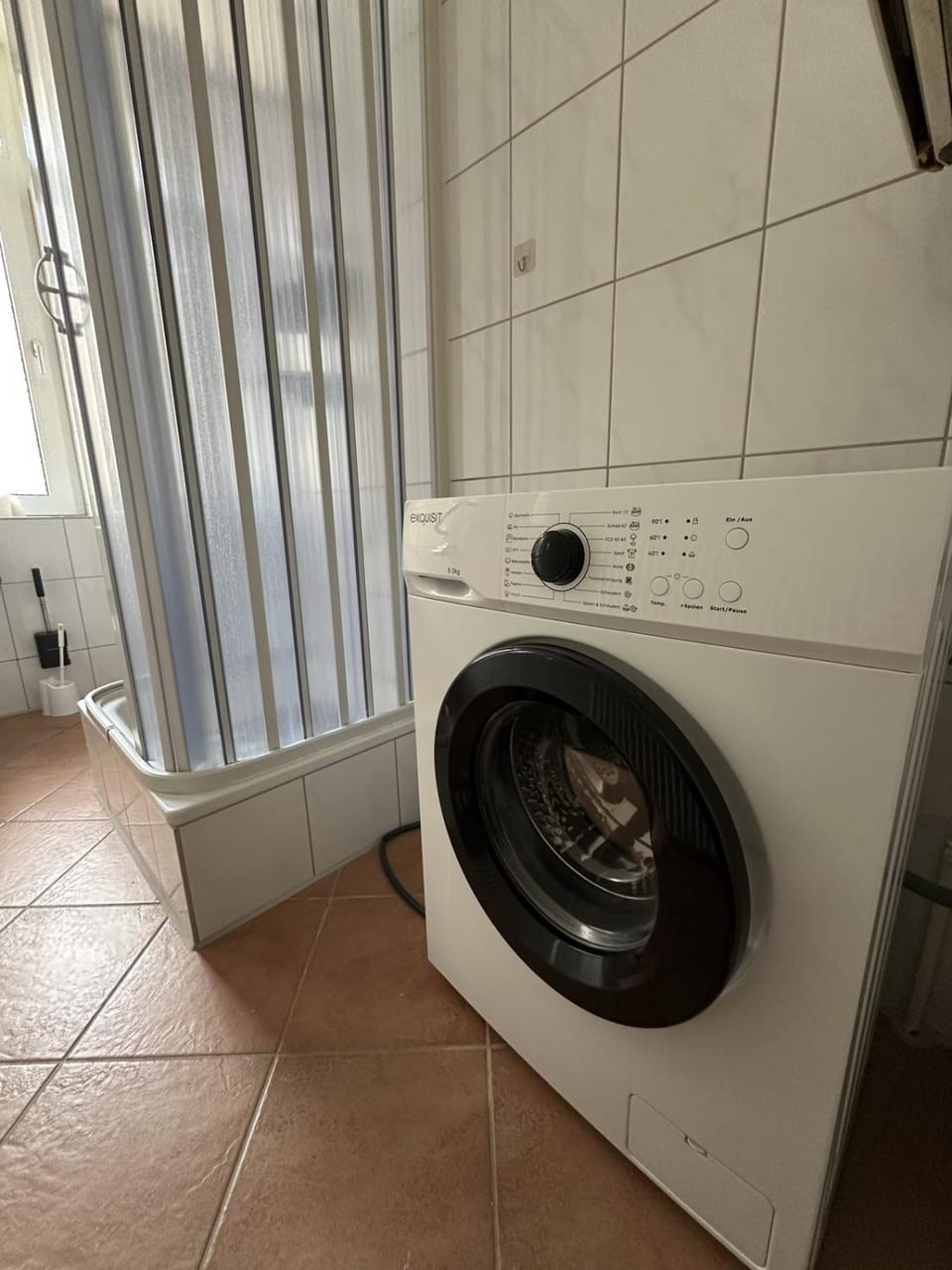 Monteur- & Ferienwohnung An der Allee I 5 Schlafzimmer, Balkon & WLAN Apartment in Bremerhaven
