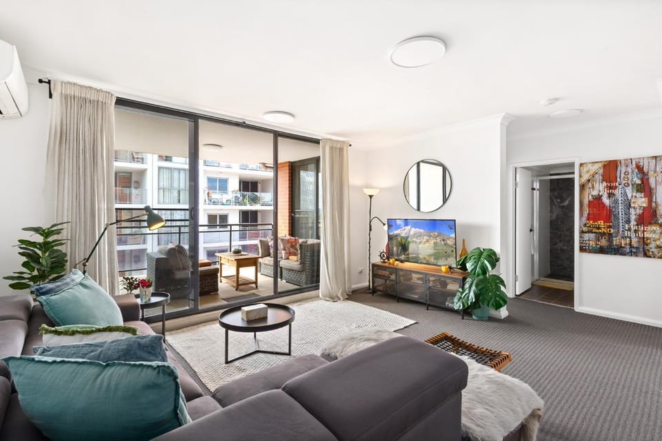 Spacious 2-Bed Apartment Near Parramatta CBD Apartment in Parramatta