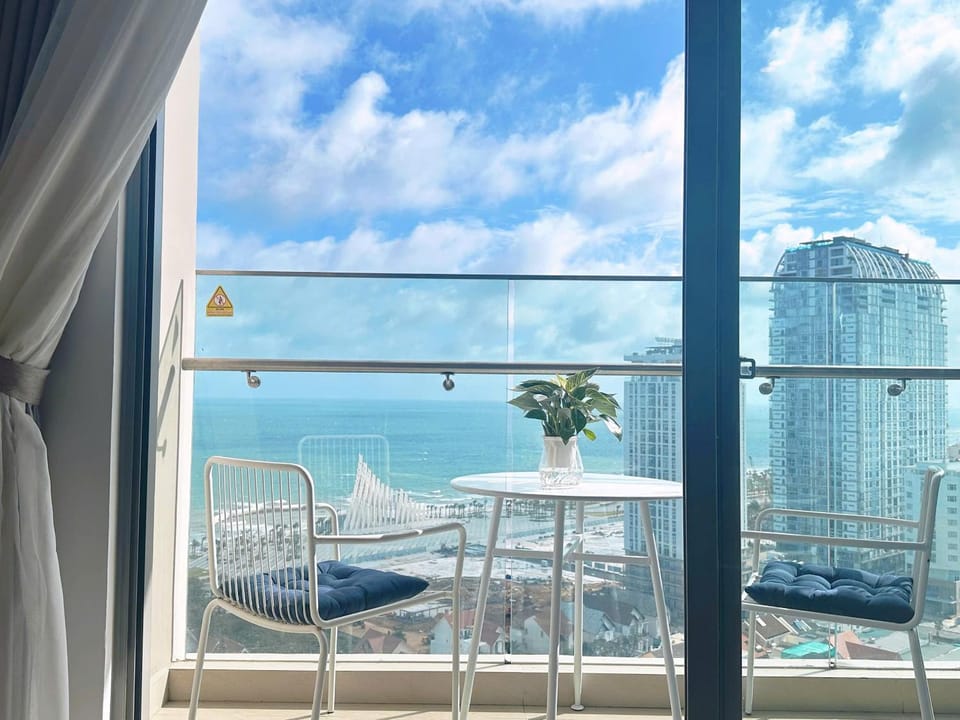 Balcony/Terrace, City view