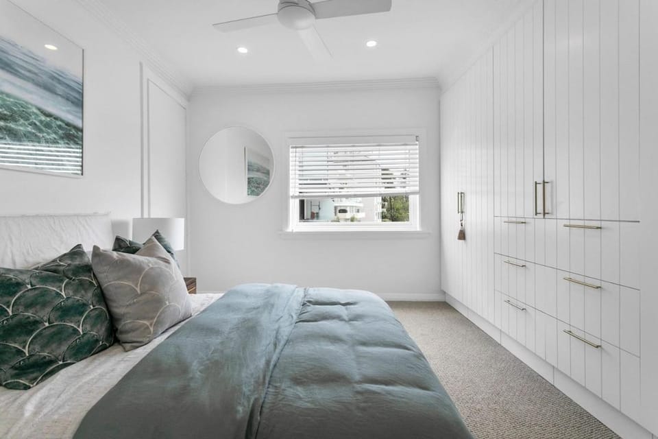 Luxury Manly Oceanfront Getaway Apartment in Manly