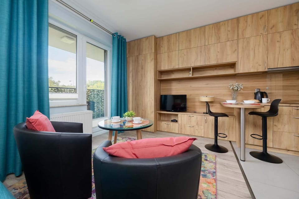 TV and multimedia, Kitchen or kitchenette, Seating area, Dining area
