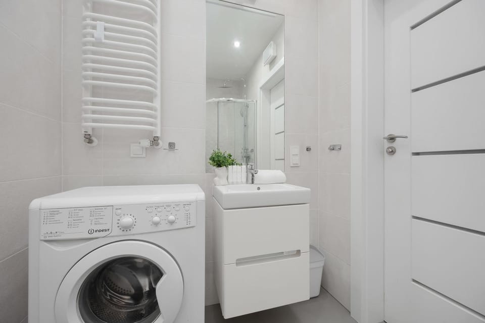 Bathroom, washing machine