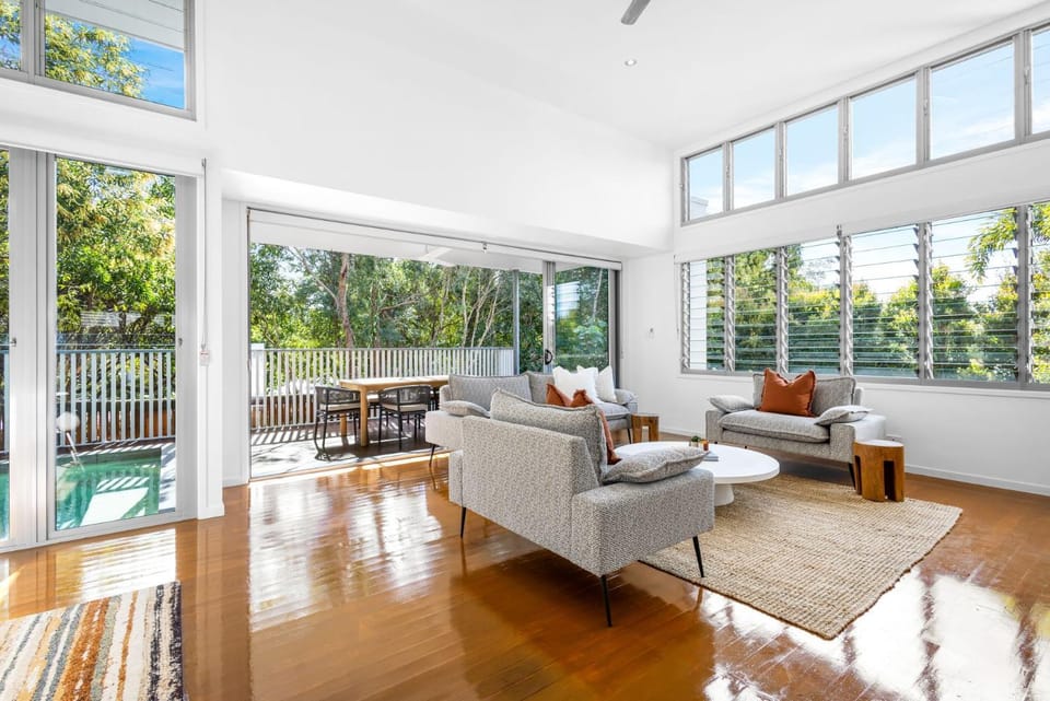 Patio, Living room