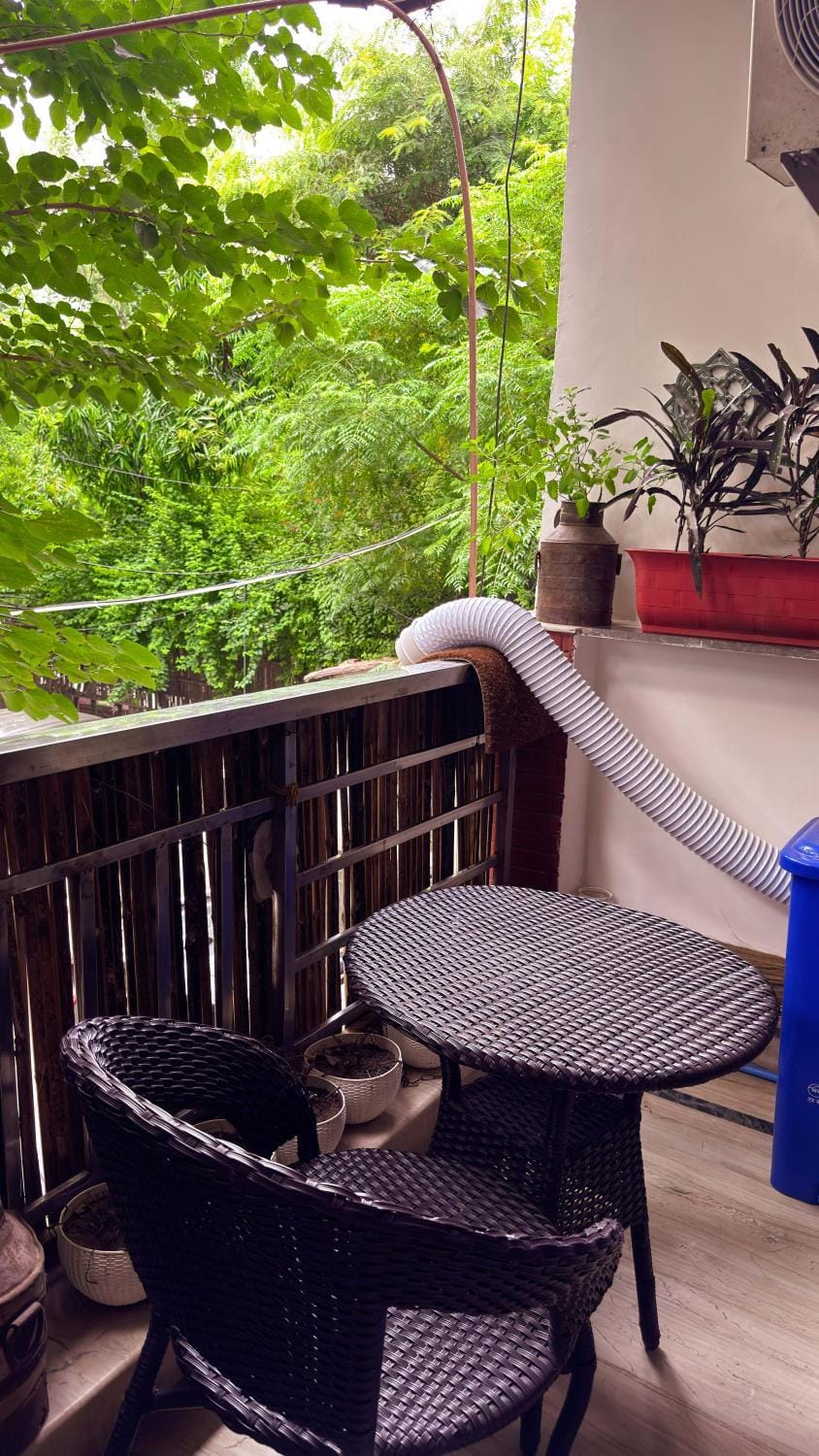 Cosy Sunlit 2BHK Apartment - East of Kailash - Near GK 1&2 Apartment in New Delhi