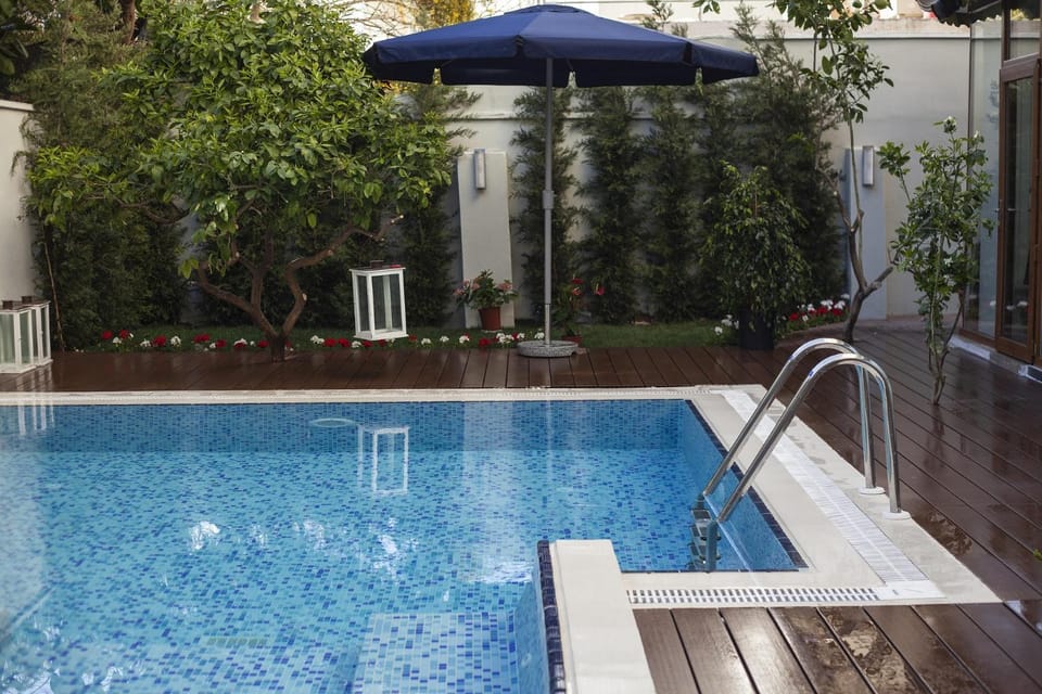 Patio, Day, Garden, Garden, Beach, Beach, Garden view, Pool view, Swimming pool, Swimming pool, sunbed