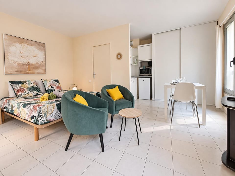 Property building, Living room