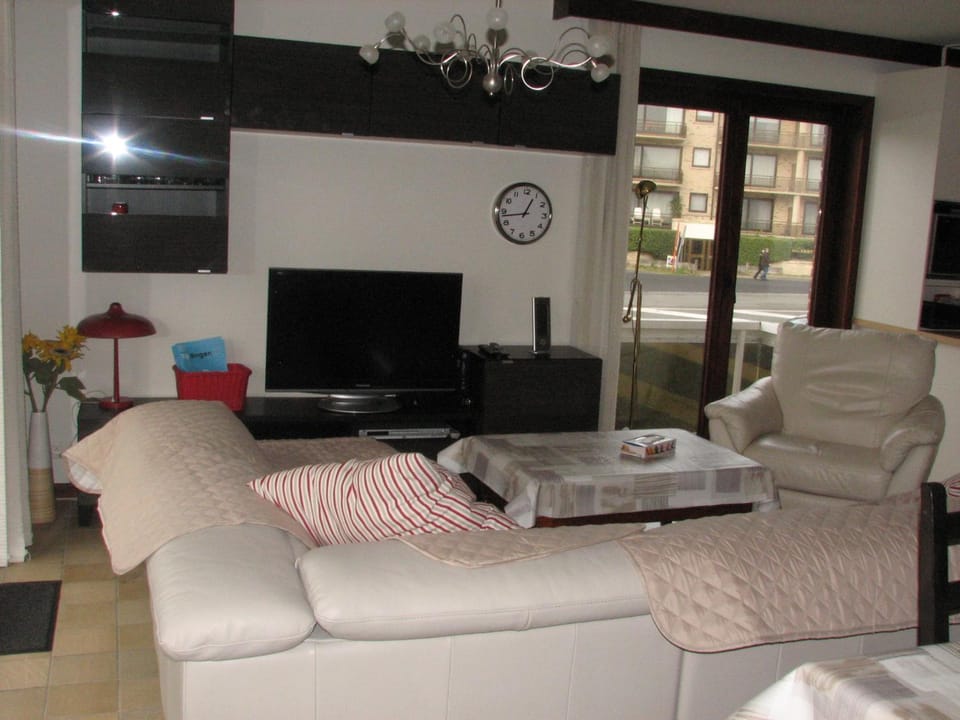 TV and multimedia, Seating area