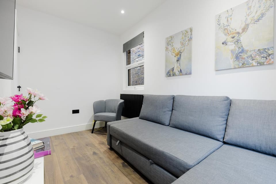 Modern 4BDR Flat in the Heart of Wandsworth Apartment in London