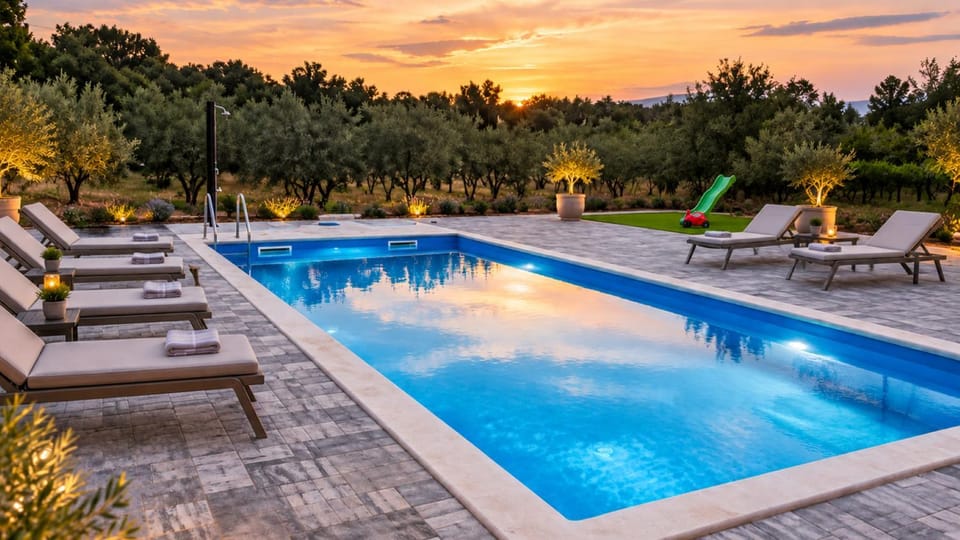 Swimming pool