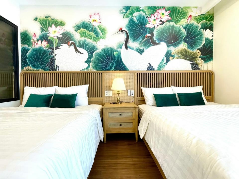 Bed, Photo of the whole room, Decorative detail, Bedroom
