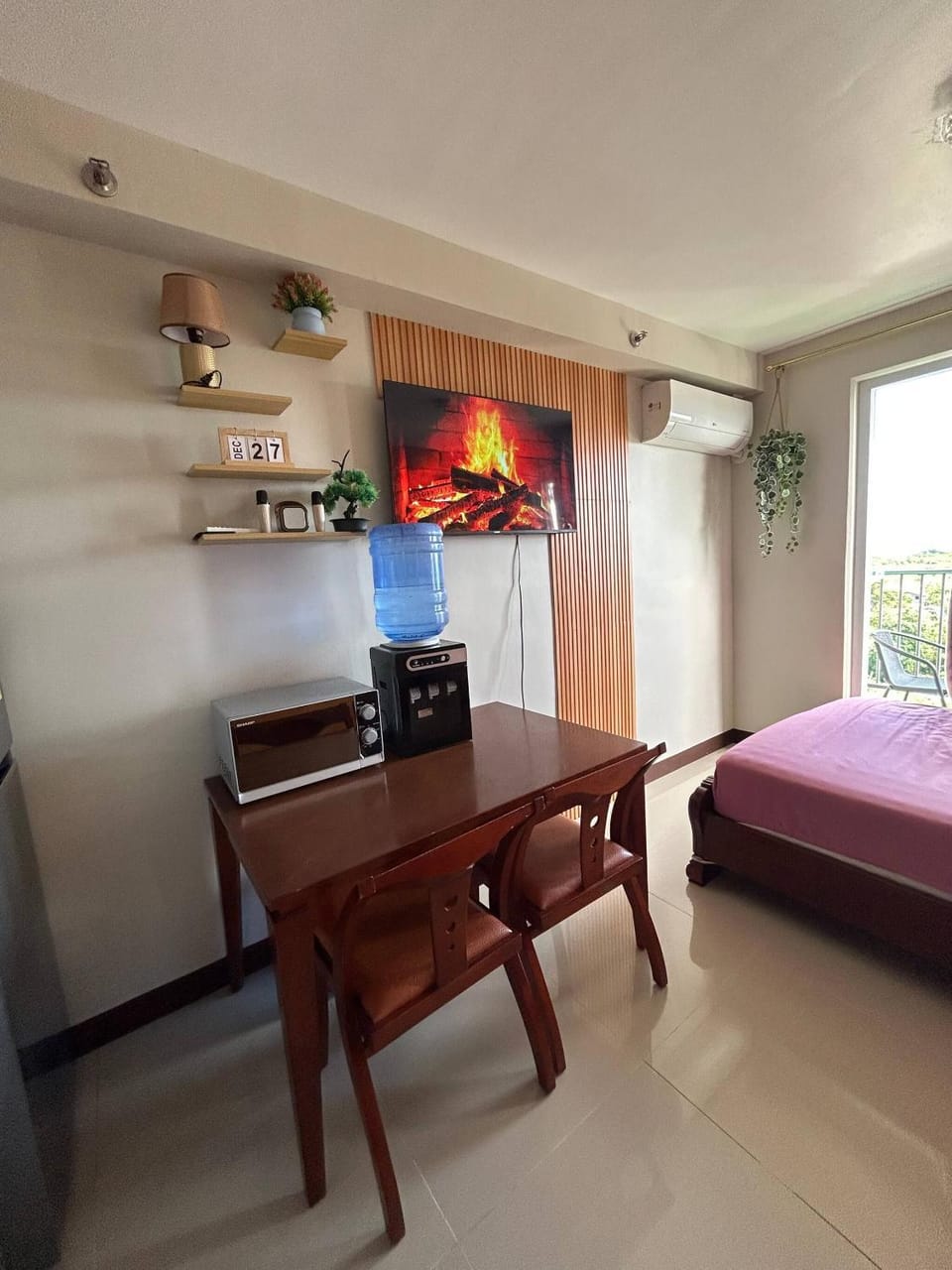 fireplace, microwave, oven