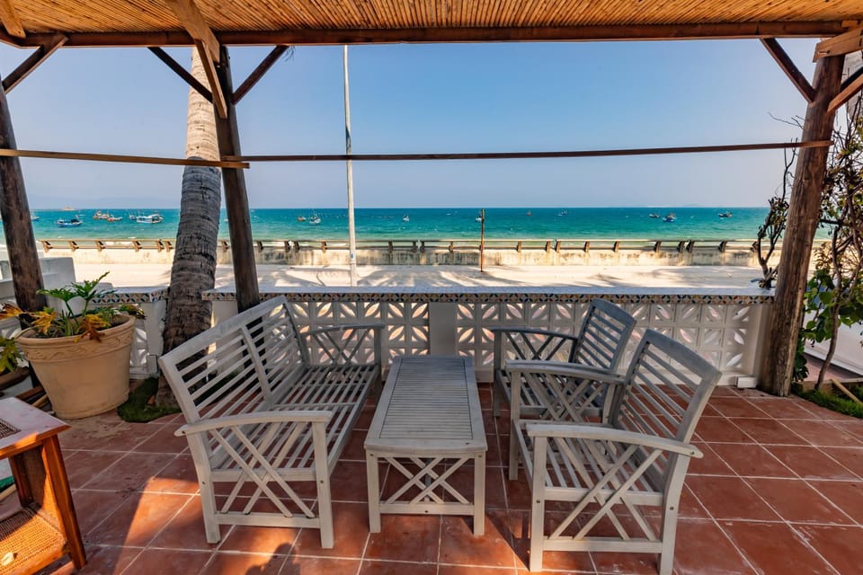 4BE Coco French Style Beachfront Villa Villa in Khanh Hoa Province