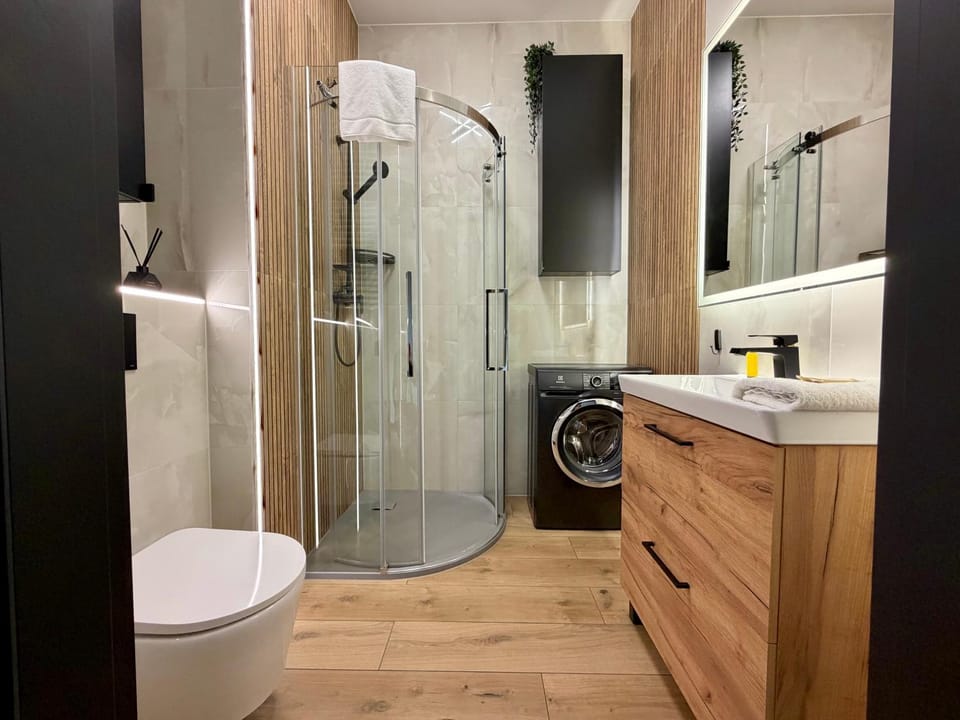 Shower, Bathroom, towels