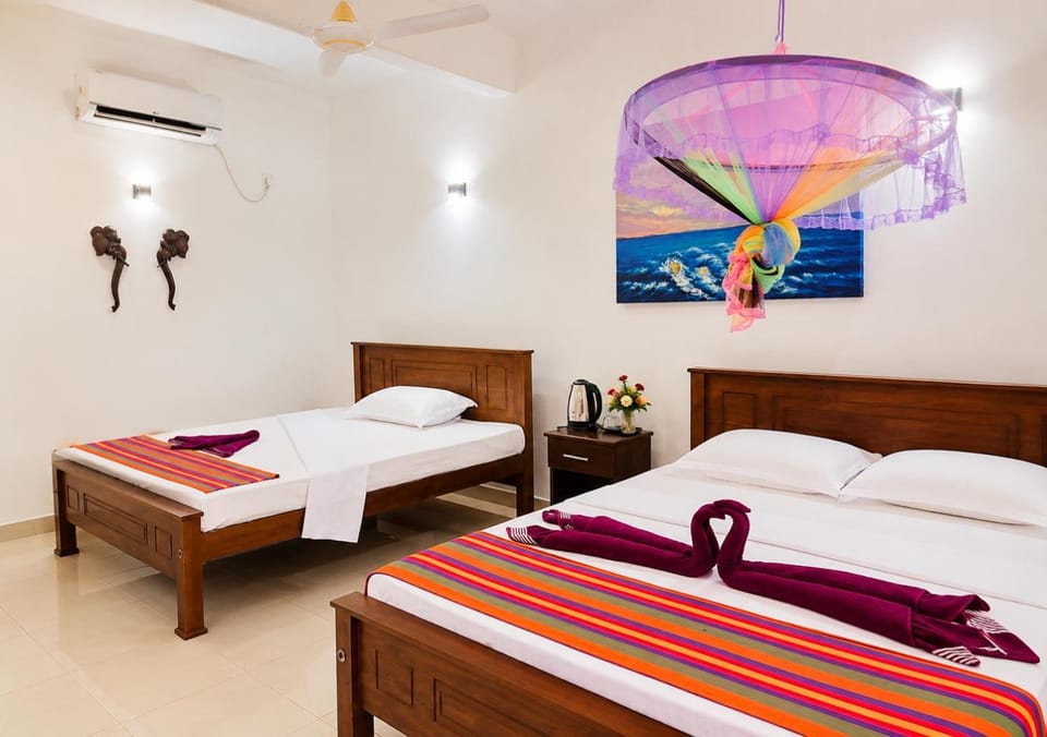 Bed, Bedroom, towels, air conditioner