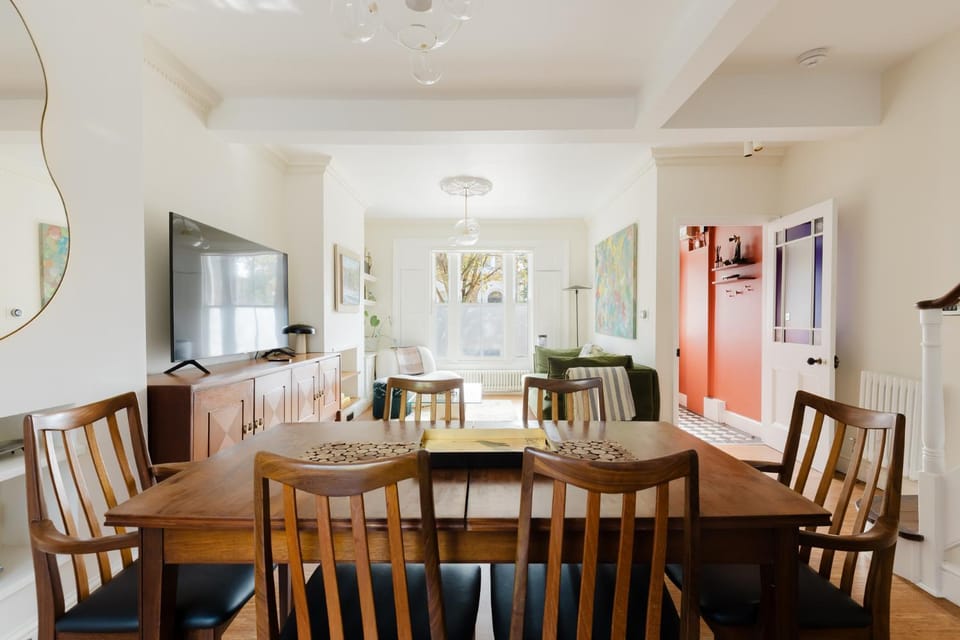 Atmospheric 2BDR Home in the Heart of East London Apartment in London Borough of Hackney
