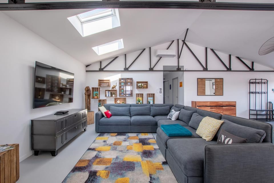 Communal lounge/ TV room, Living room