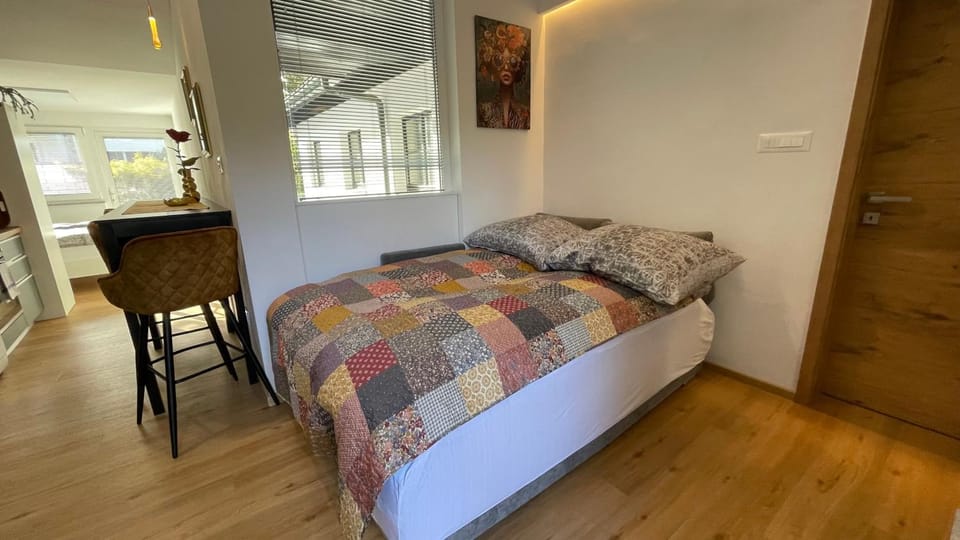 Bed, Photo of the whole room