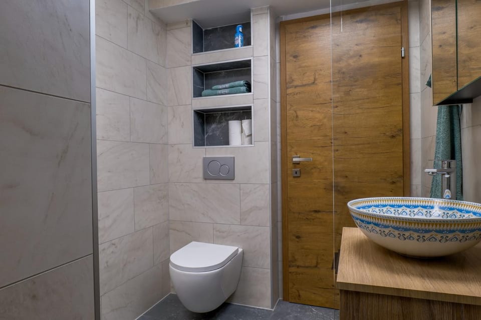 Toilet, Bathroom