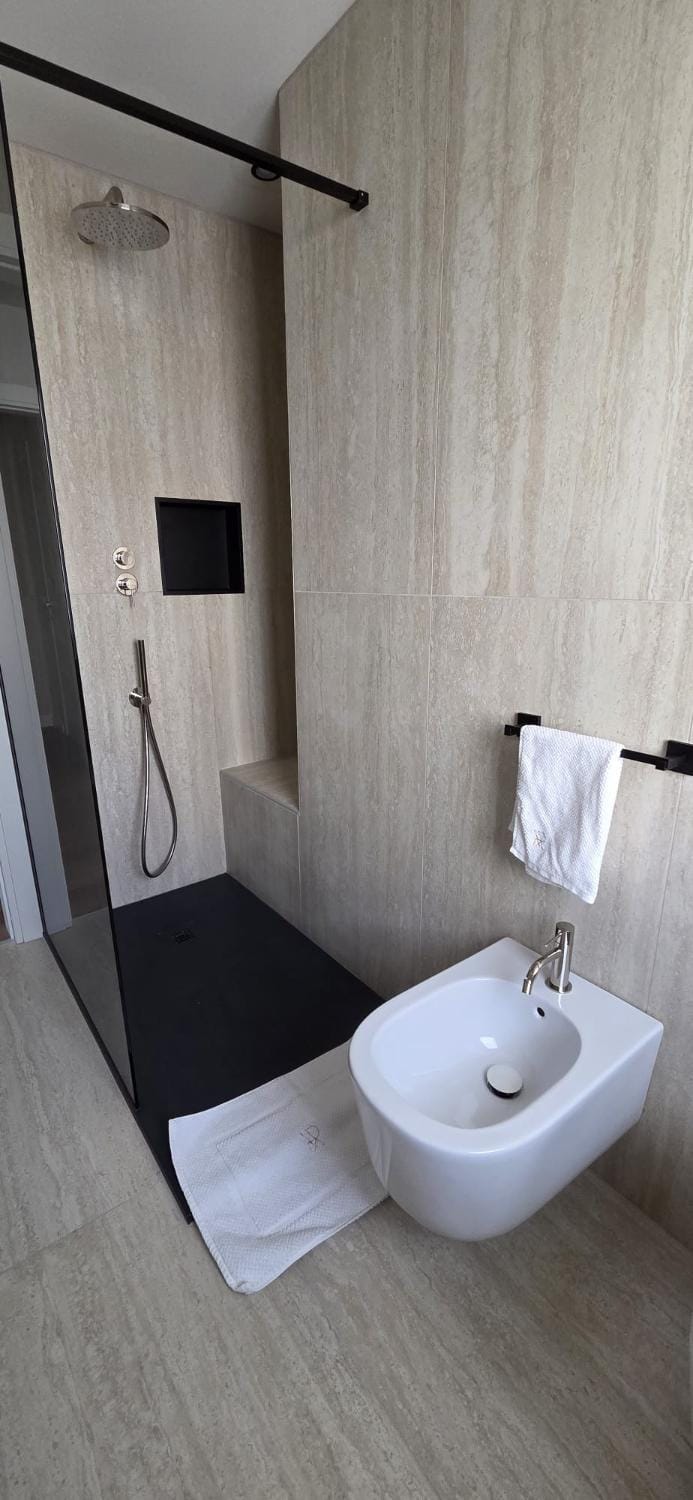 Bathroom, towels