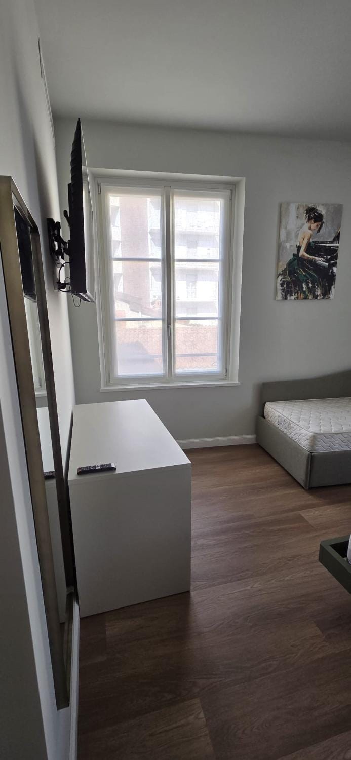 TV and multimedia, Photo of the whole room