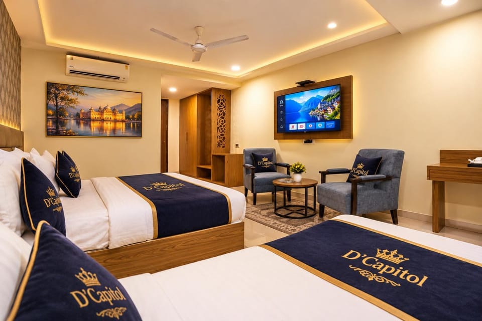 Bed, TV and multimedia, Living room, Photo of the whole room, Seating area, Bedroom, air conditioner