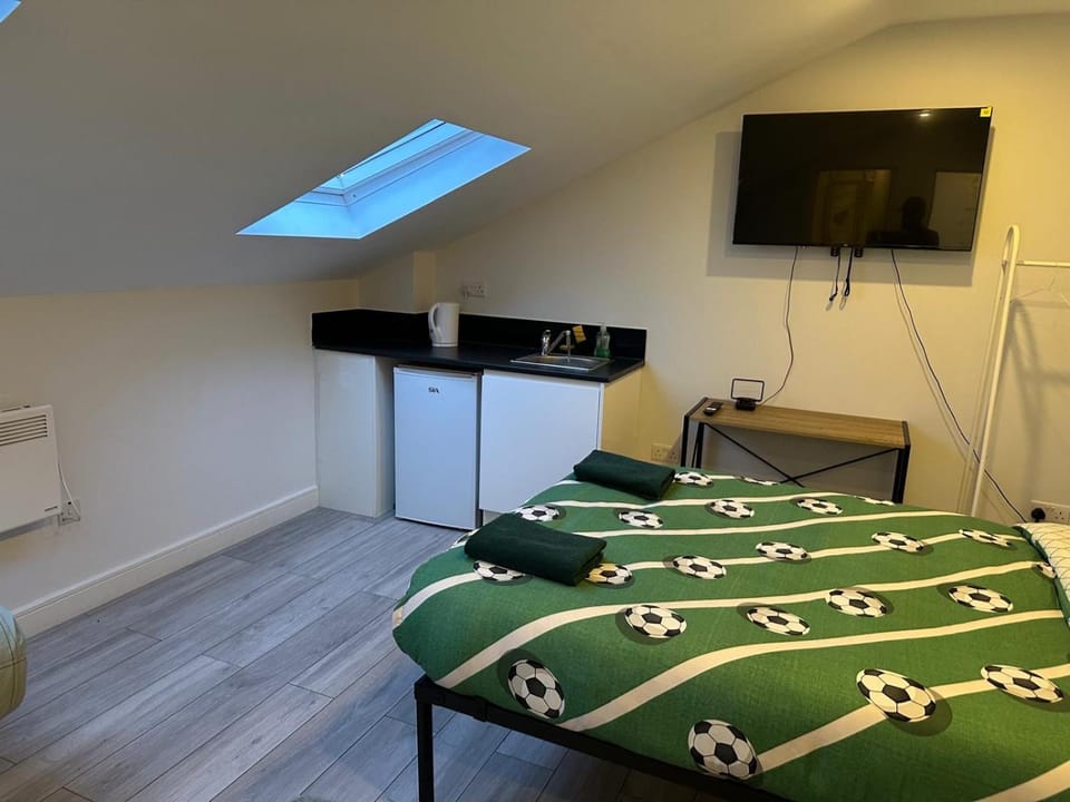Apartment Sleeps 3 near High Street Apartment in Croydon