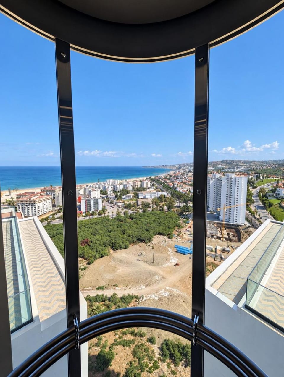 Triple Towers avec 2 chambres à 5 min Plage et Balcon Apartment in Tangier