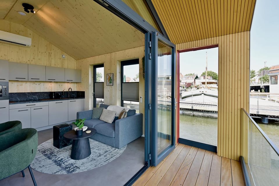 Balcony/Terrace, Living room
