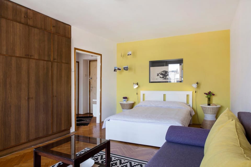 Bed, Living room, Bedroom
