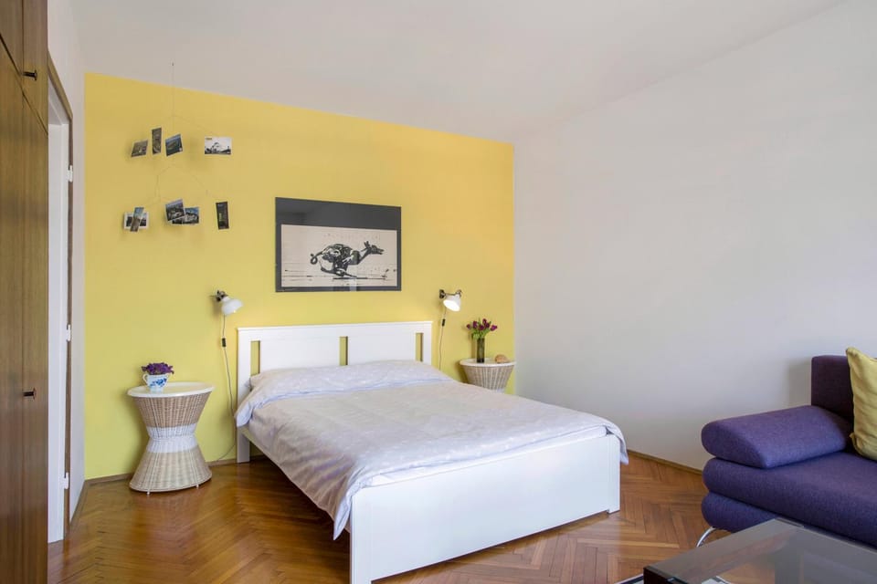 Bed, Living room, Bedroom