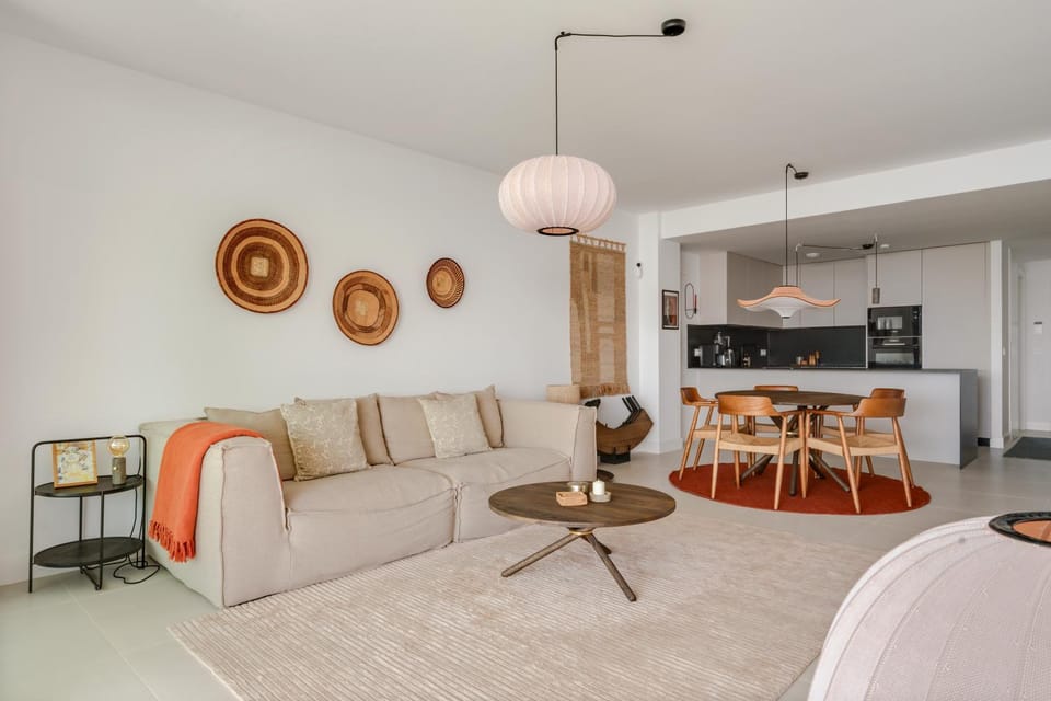 Kitchen or kitchenette, Living room, Seating area, Dining area