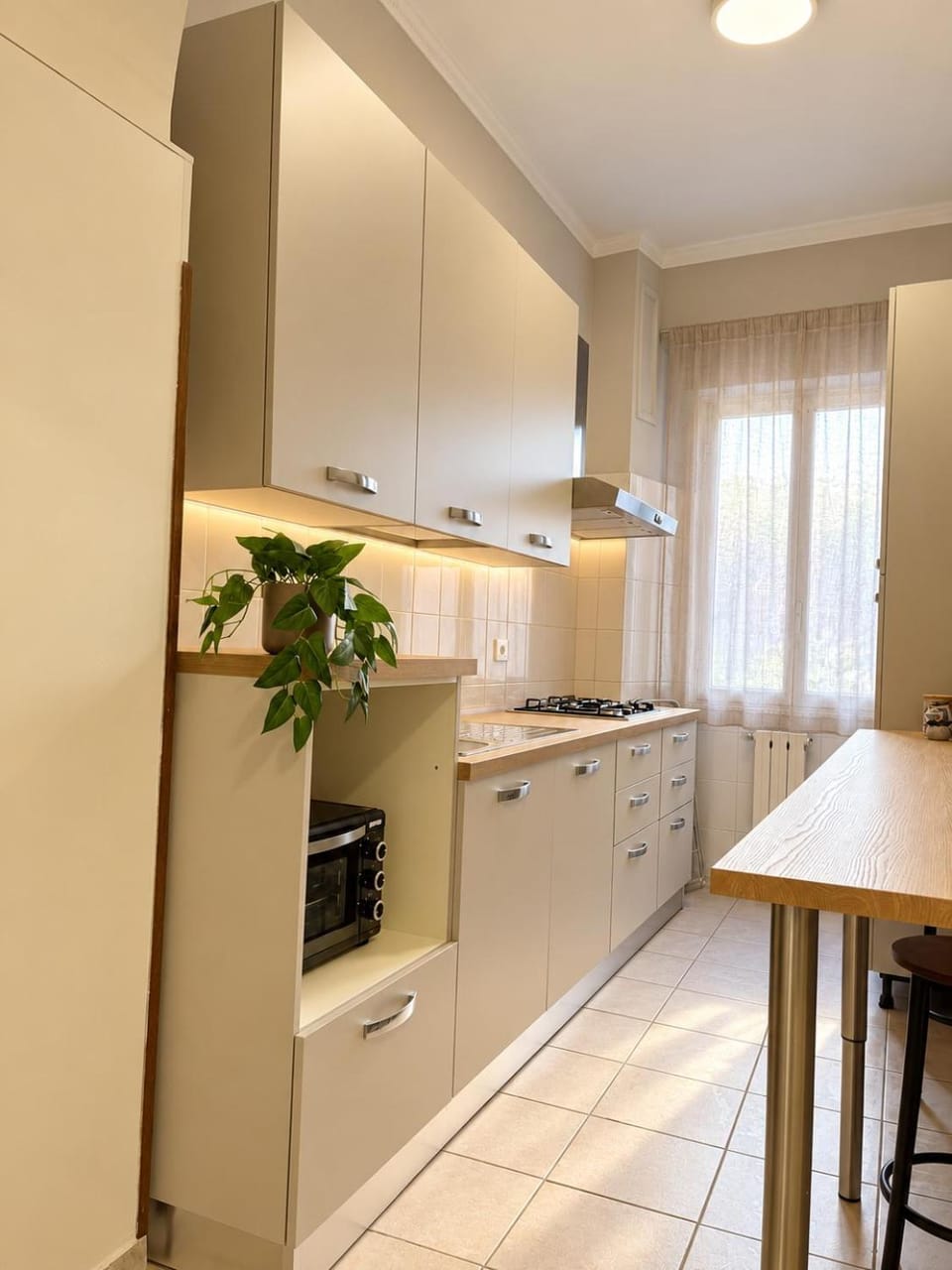 Kitchen or kitchenette, stove