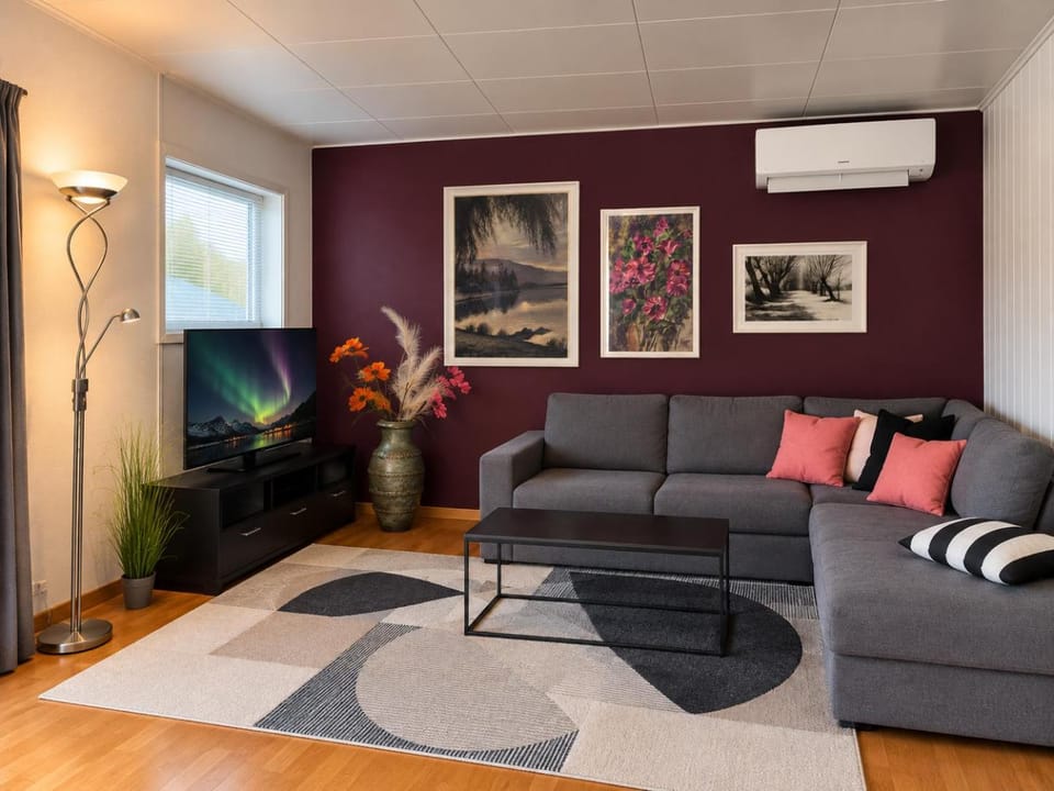 TV and multimedia, Living room, Evening entertainment