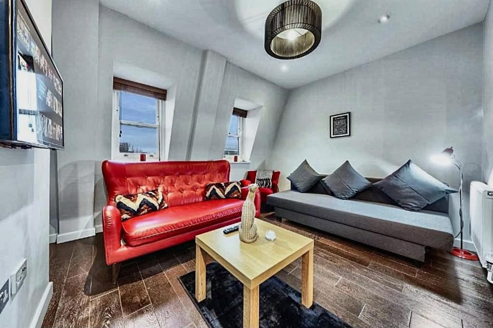 Grand Sleep 4, Hoxton near Shoreditch Liverpool, RG6 Apartment in London Borough of Islington