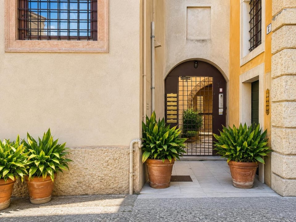 Facade/entrance, Day