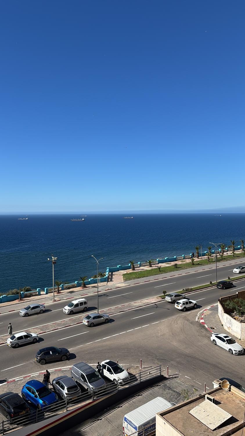 T4 Haut Standing avec Vue Mer - Résidence Oran Apartment in Oran