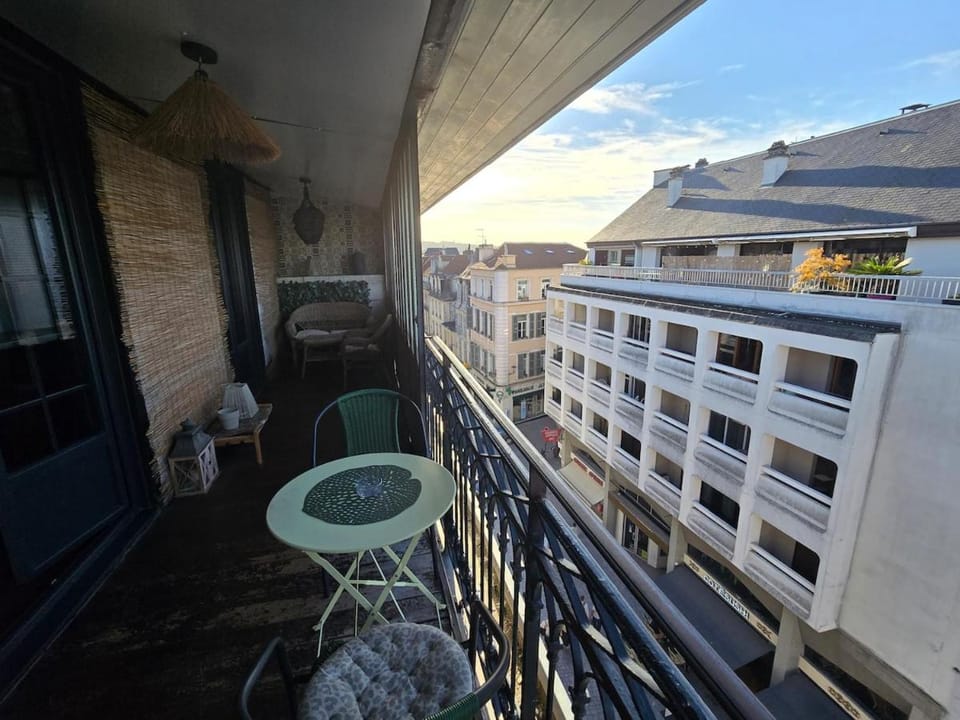 Day, Balcony/Terrace, Dining area