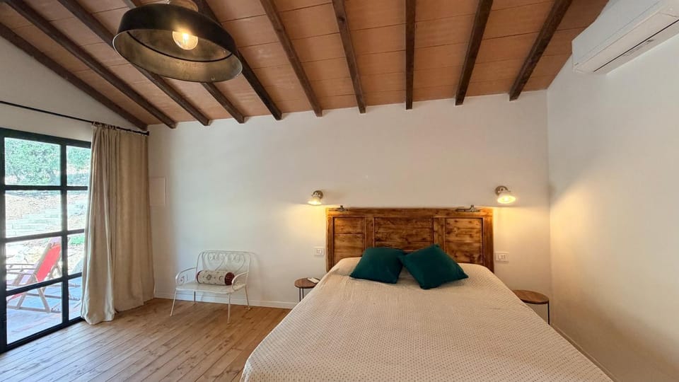 Casale Poggio degli Allocchi Farm Stay in Tuscany