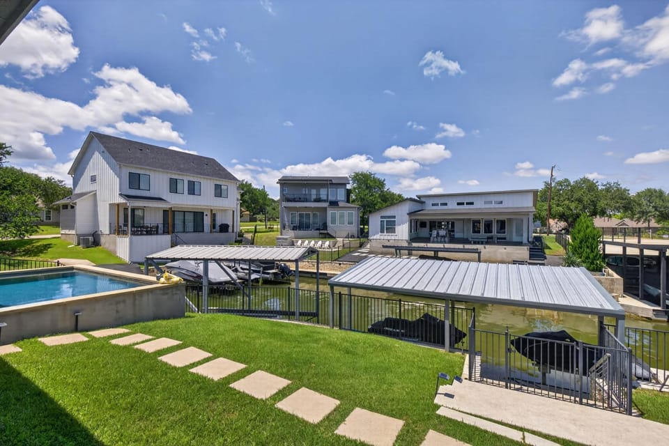 Robinhood Lakefront Retreat Winter Specials House in Granite Shoals