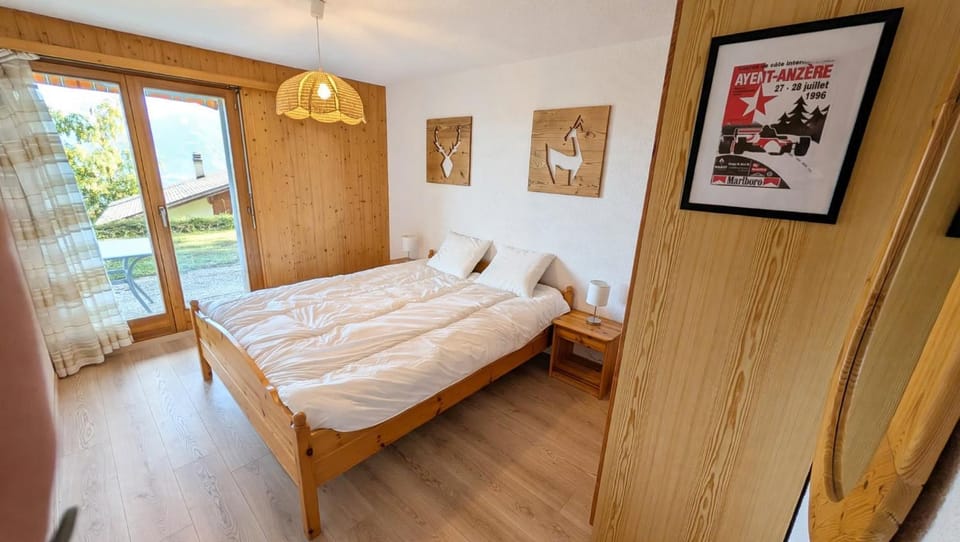 Bed, Photo of the whole room, Bedroom, wardrobe