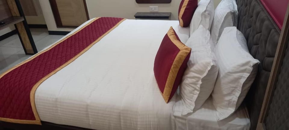 Peacock Palace Resort in Tamil Nadu