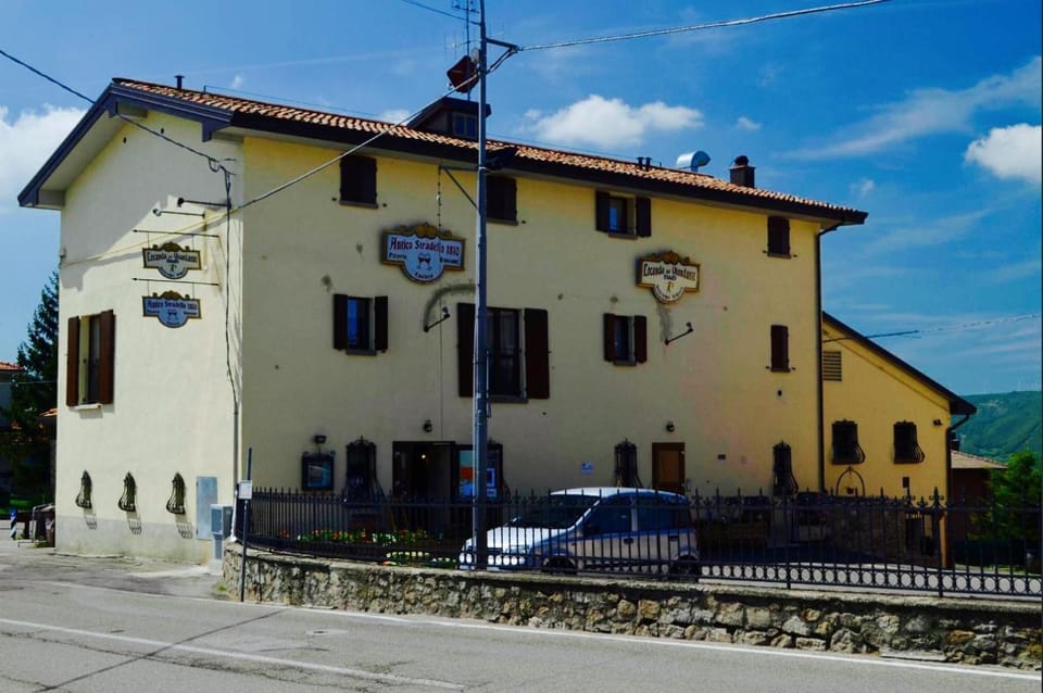 Facade/entrance, Lounge or bar, Italian breakfast, Lunch, Dinner, Alcoholic drinks, Non alcoholic drinks