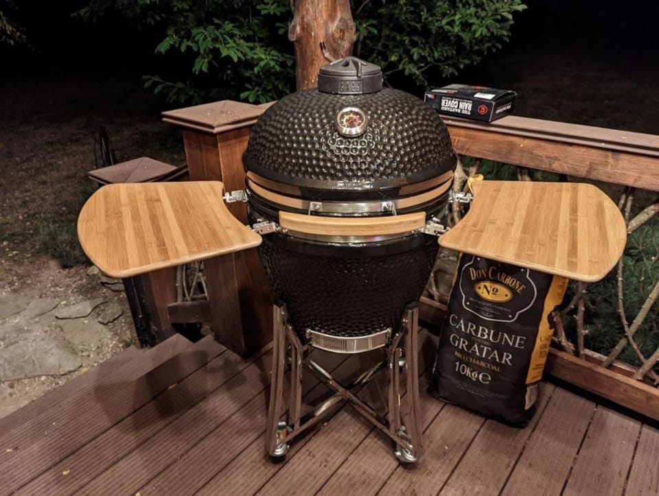 Patio, BBQ facilities