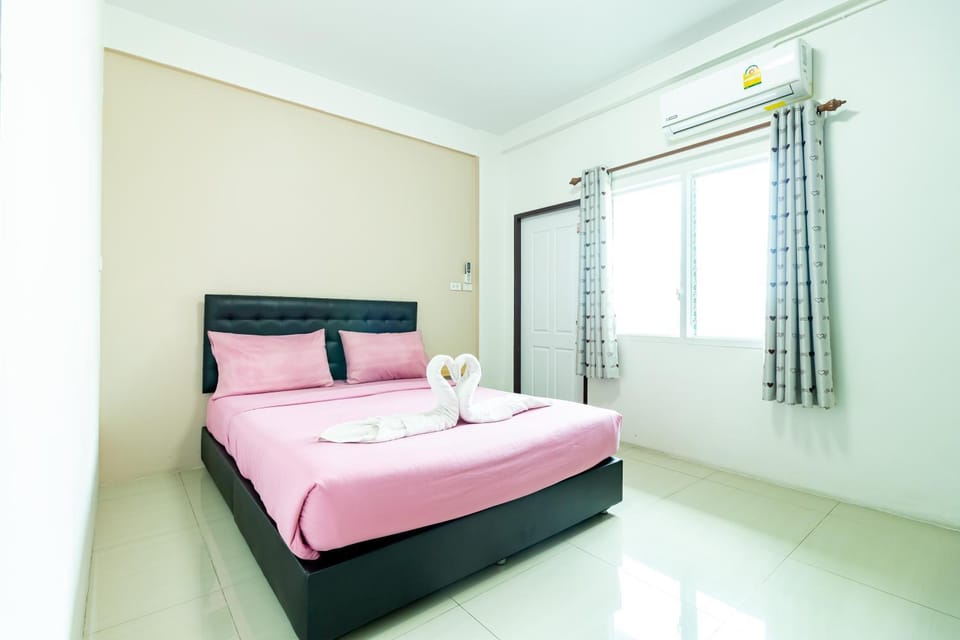 Central View Hostel Bed and Breakfast in Thailand