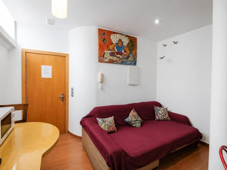 Bed, Living room, Photo of the whole room, Seating area, Bedroom
