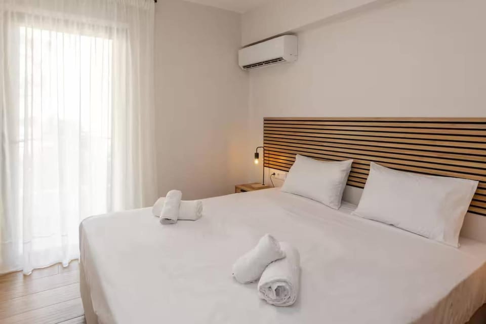 Bed, Bedroom, air conditioner