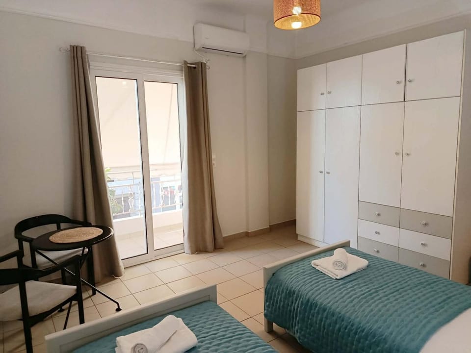 Bed, Bedroom, internet, towels, wardrobe, air conditioner