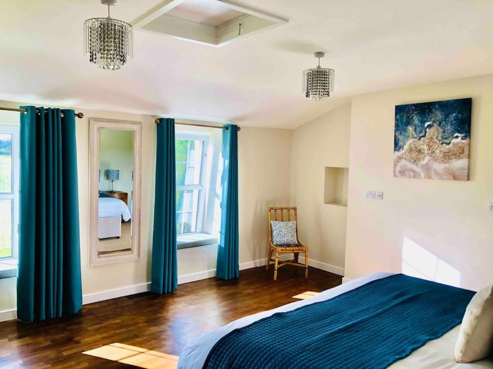 Sleeps 21 Private spa Winter weekends available Apartment in Wales