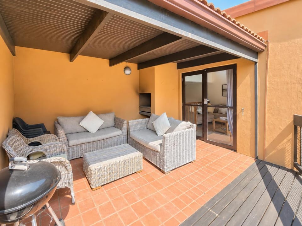 BBQ facilities, Balcony/Terrace, Seating area