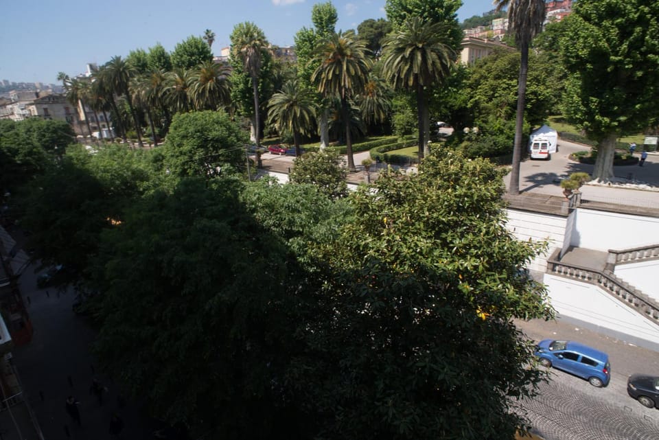 Landmark view, Location